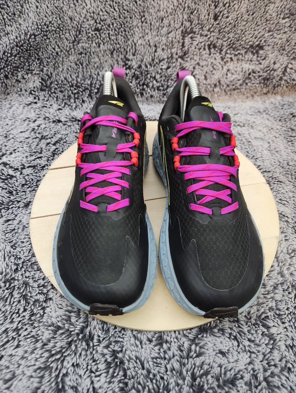 Altra outroad Trail Running Sneakers Gray Fuchsia Hiking Walk Womens Size 8.5 - Picture 3 of 9